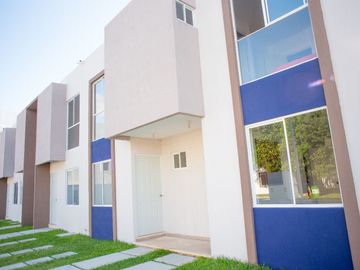 VENTA CASA NUEVA CON AMENIDADES ZONA NORTE CANCUN