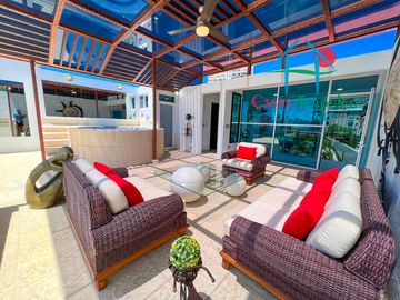 Departamento con Roof garden con sala y jacuzzi