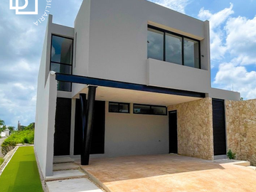 Casa en venta con alberca en privada residencial.