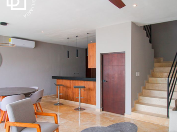 Casa en venta con alberca en privada residencial.