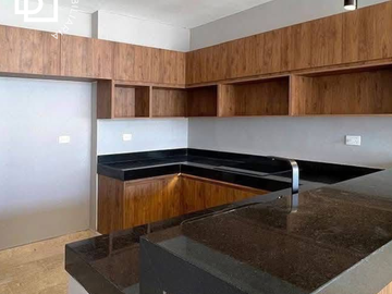 Casa en venta con alberca en privada residencial.