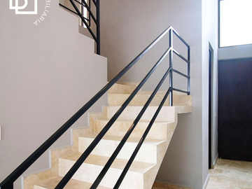 Casa en venta con alberca en privada residencial.