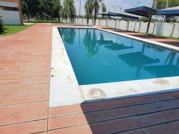 Casa amplia en zona sur por adolf horm