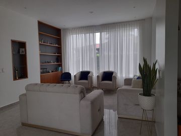 VENTA DE CASA POR LA VÌA CHONE EN URB. PRIVADA