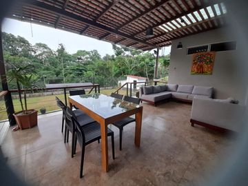 VENTA DE CASA POR LA VÌA CHONE EN URB. PRIVADA