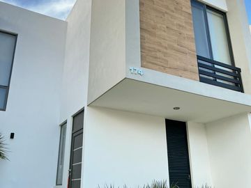 CASA EN VENTA EN CAPITTALA, Residencial a 400 MTS DEL HOSPITAL DE ALTA ESPECIALIDAD ZONA SUR