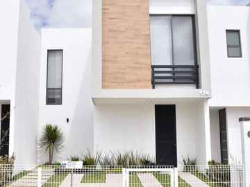 CASA EN VENTA EN CAPITTALA, Residencial a 400 MTS DEL HOSPITAL DE ALTA ESPECIALIDAD ZONA SUR