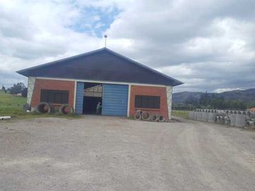 Excelente terreno en venta 10.000m2 mas Nave Industrial Vía Cumbe