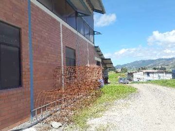 Excelente terreno en venta 10.000m2 mas Nave Industrial Vía Cumbe