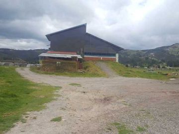 Excelente terreno en venta 10.000m2 mas Nave Industrial Vía Cumbe