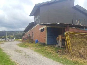 Excelente terreno en venta 10.000m2 mas Nave Industrial Vía Cumbe