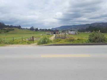 Excelente terreno en venta 10.000m2 mas Nave Industrial Vía Cumbe