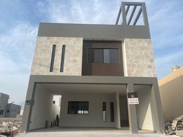 CASA NUEVA VENTA CUMBRES SANTORAL III