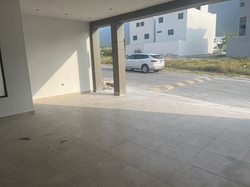 CASA NUEVA VENTA CUMBRES SANTORAL III