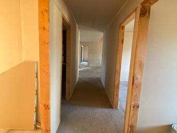 SE VENDE PARCELA CON CASA (Obra gruesa) en CONDOMINIO, SAN JUAN