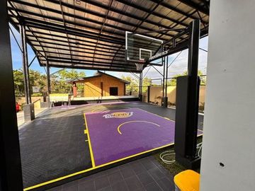 House and Lot Resort for Sale at Amadeo Resort Tagaytay