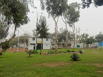 Casa de 2 Pisos con 2 Cocheras en Venta, Ideal para Remodelar 180M2