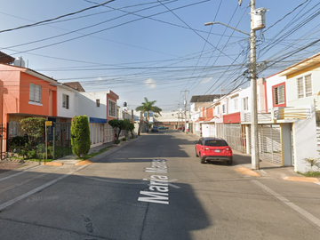 ¡¡Haz Que Tu Dinero Trabaje Para Ti Hoy !! Venta de Hermosa Casa en Exclusiva Zona, Col. Parques del Nilo, Guadalajara Jal.