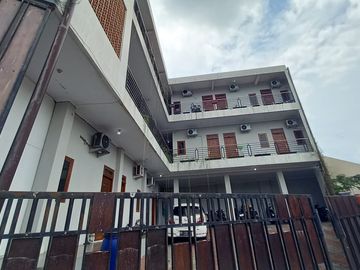 DIJUAL CEPAT KOST EKSKLUSIF UGM 18 KAMAR TIDUR HARGA 5,5 M NEGO
