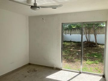 HERMOSA CASA EN VENTA EN EL FRACCIONAMIENTO LAS AMERICAS MÉRIDA, YUCATÁN