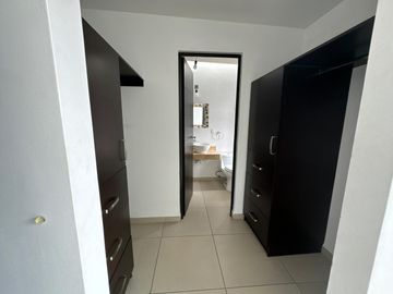 Rento casa en fraccionamiento horizontes modelo Viena