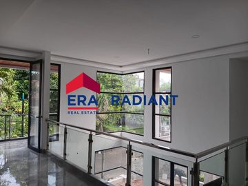 Rumah Baru Posisi Hoek di Rajawali Bintaro Sektor 9