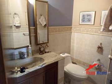 Casa en Venta en El Barrio Las Villas en Bogota