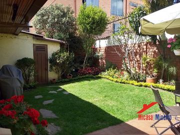 Casa en Venta en El Barrio Las Villas en Bogota
