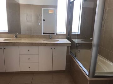 VENDO PRECIOSO DUPLEX  con Vista a parque y al mar