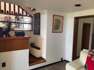 HERMOSA Y AMPLIA CASA AL SUR DE LA CIUDAD