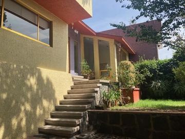 HERMOSA Y AMPLIA CASA AL SUR DE LA CIUDAD