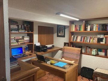 HERMOSA Y AMPLIA CASA AL SUR DE LA CIUDAD