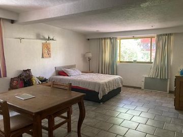 HERMOSA Y AMPLIA CASA AL SUR DE LA CIUDAD