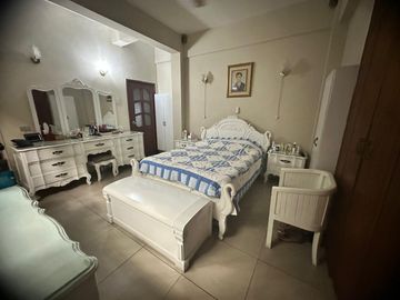 Venta casa de dos pisos en Barrio Garay centro de Guayaquil