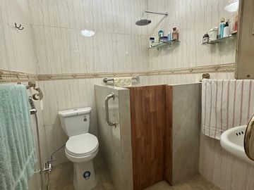 Venta casa de dos pisos en Barrio Garay centro de Guayaquil