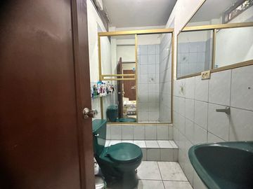 Venta casa de dos pisos en Barrio Garay centro de Guayaquil
