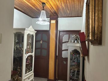 Venta casa de dos pisos en Barrio Garay centro de Guayaquil