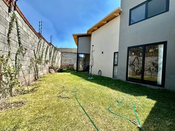 Hermosa casa de autor en Altozano