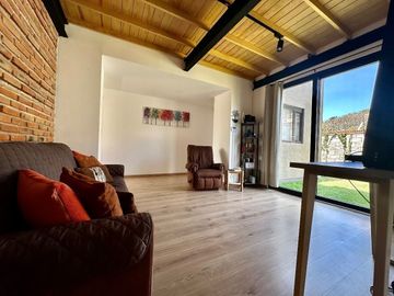 Hermosa casa de autor en Altozano