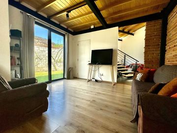 Hermosa casa de autor en Altozano