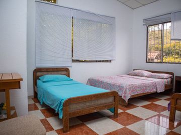 VENTA DE CASA QUINTA EN MELGAR CONDOMINIO EL PARAISO