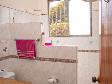 VENTA DE CASA QUINTA EN MELGAR CONDOMINIO EL PARAISO