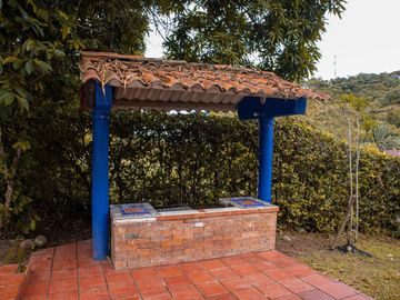 VENTA DE CASA QUINTA EN MELGAR CONDOMINIO EL PARAISO