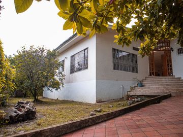 VENTA DE CASA QUINTA EN MELGAR CONDOMINIO EL PARAISO