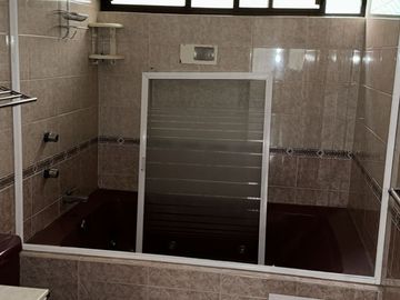 Hermosa Casa en Ciudad de México con 3 Recamaras y Amplias Áreas Comunes - $6,000,000 MXN