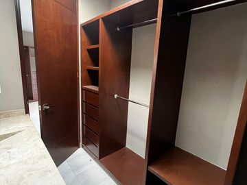 CASA EN VENTA EN LOMAS DE PUNTA DEL ESTE