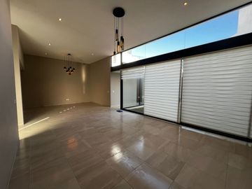 CASA EN VENTA EN LOMAS DE PUNTA DEL ESTE