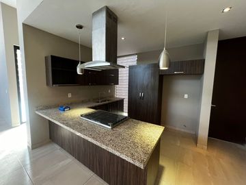 CASA EN VENTA EN LOMAS DE PUNTA DEL ESTE