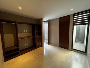 CASA EN VENTA EN LOMAS DE PUNTA DEL ESTE
