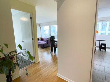 Amplio Departamento Full Amoblado En Alquiler En San Isidro, Ideal Para Vivir Con Comodidad Y Estilo